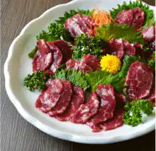 馬刺しの盛り合わせの写真