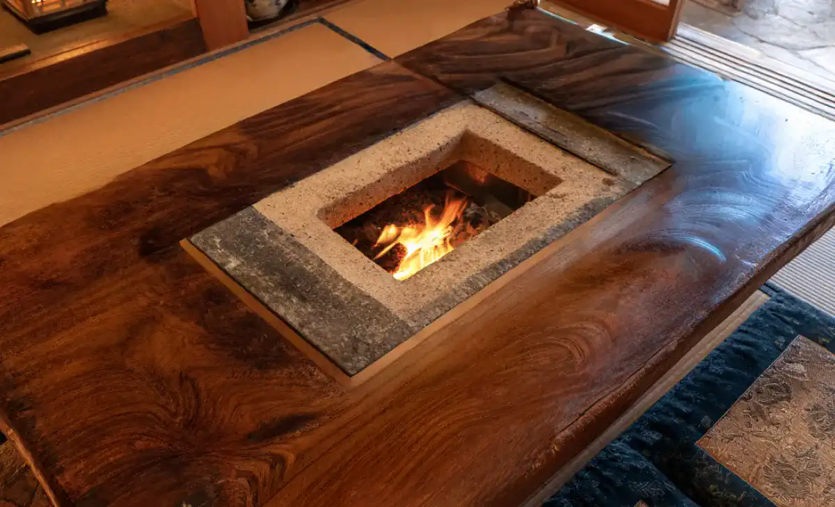 ダイニングテーブル・囲炉裏