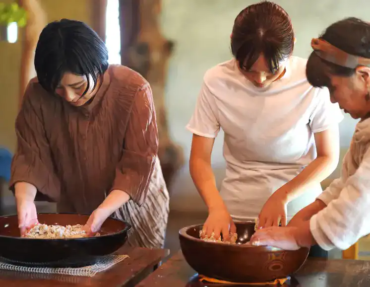 蕎麦打ち体験の様子